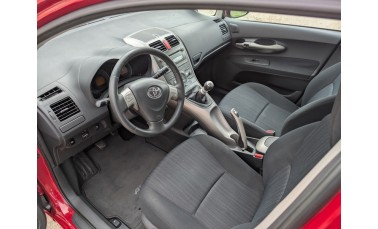 Toyota Auris 2.0 D4D Sol