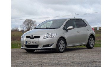 Toyota Auris 2.0 D4D Luna