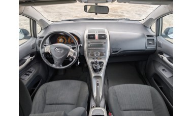 Toyota Auris 2.0 D4D Luna