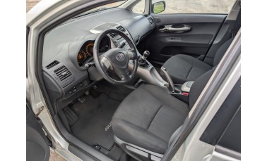 Toyota Auris 2.0 D4D Luna