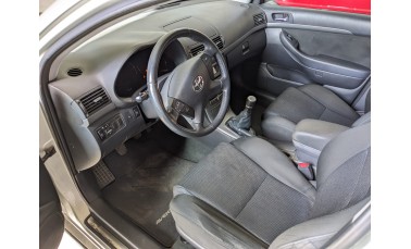 TOYOTA AVENSIS 2.0 ADVANCE